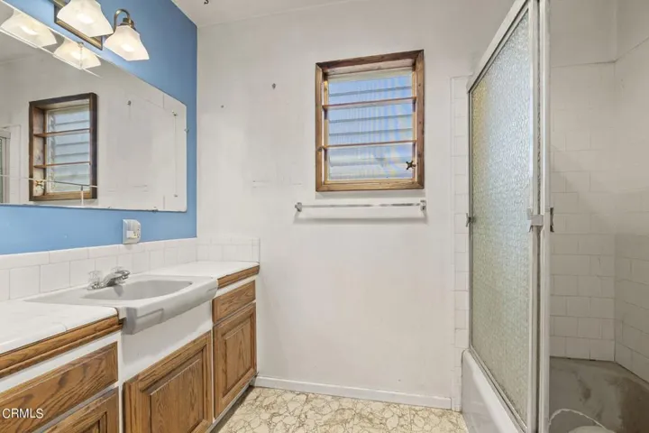 24-web-or-mls-UpmarketMedia-1188Bon-72