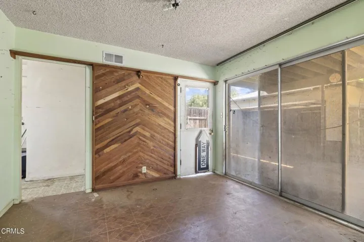 13-web-or-mls-UpmarketMedia-1188Bon-45