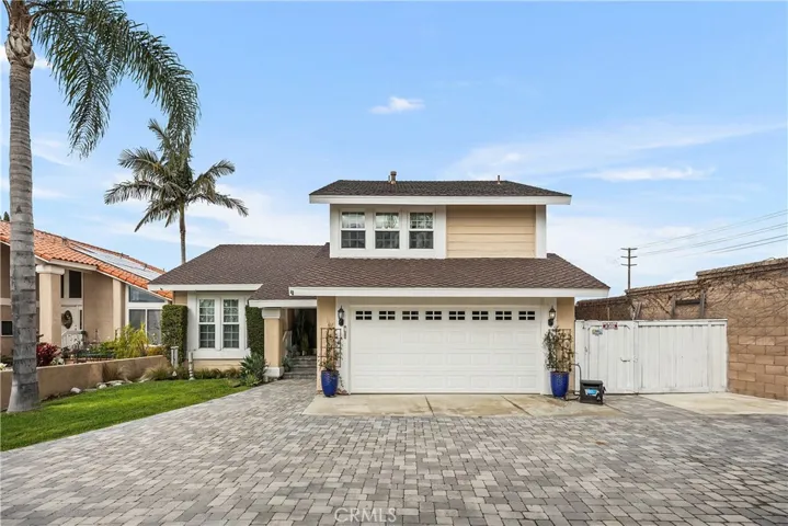 Fabulous family 3 bed/3 bath home on a cul-de-sac in an awesome neighborhood!