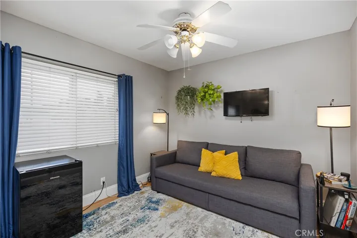 Guest bedroom.
