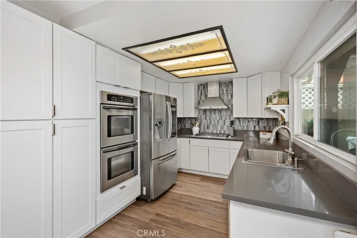 Wow!!  Beautiful remodeled kitchen with stainless steal applicanes.
