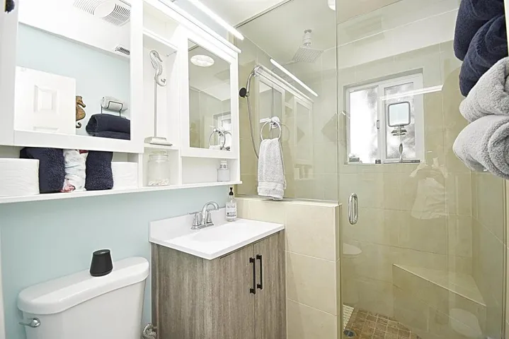 2ND BATHROOM