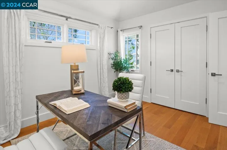 865 E Meadow Dr, Palo Alto, California 94303