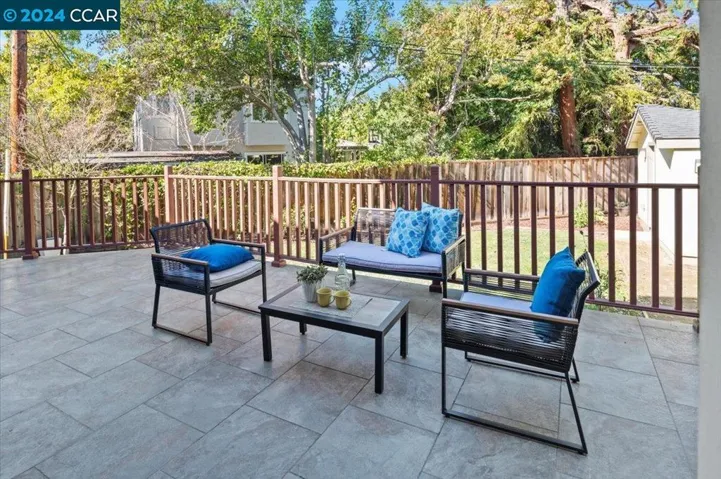 865 E Meadow Dr, Palo Alto, California 94303