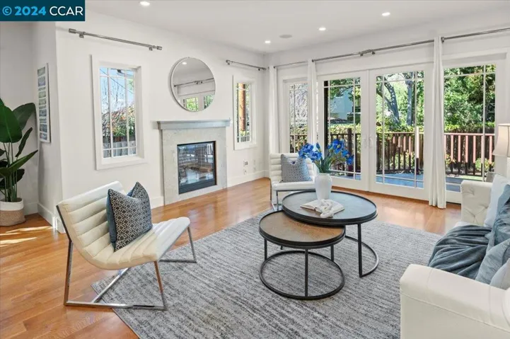 865 E Meadow Dr, Palo Alto, California 94303