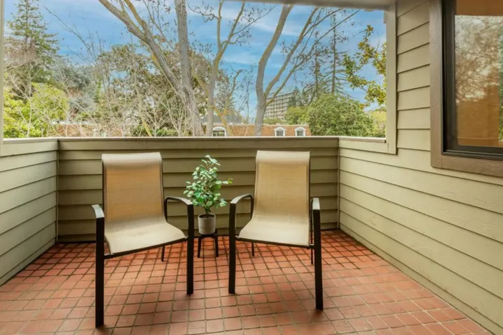 613 Forest Avenue, Palo Alto, California 94301