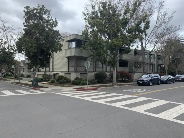 613 Forest Avenue, Palo Alto, California 94301