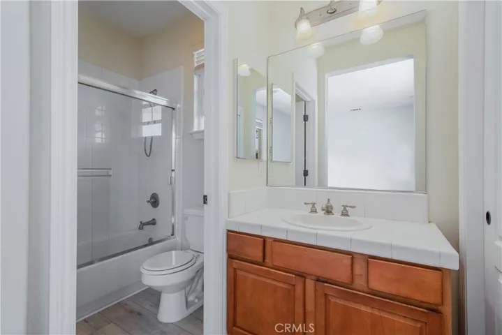 Casita bathroom