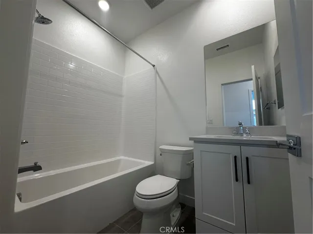 3rd Floor Full Bath
