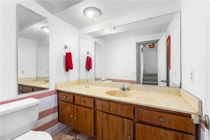 9605 Van Nuys Boulevard H, Panorama City, California 91402