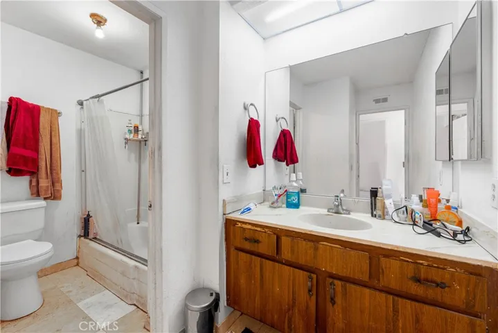 9605 Van Nuys Boulevard H, Panorama City, California 91402
