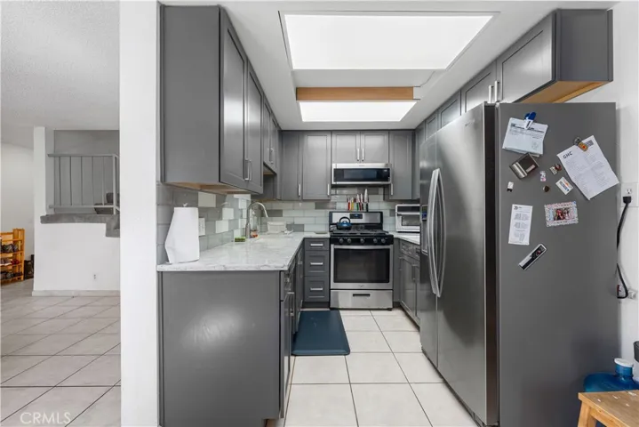 9605 Van Nuys Boulevard H, Panorama City, California 91402