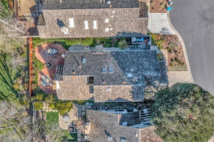 22105 Dean Court, Cupertino, California 95014
