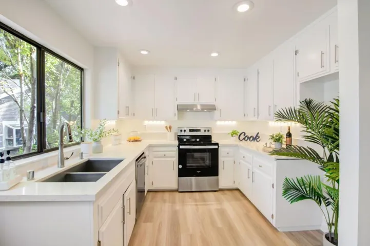 434 Stanford Avenue, Palo Alto, California 94306