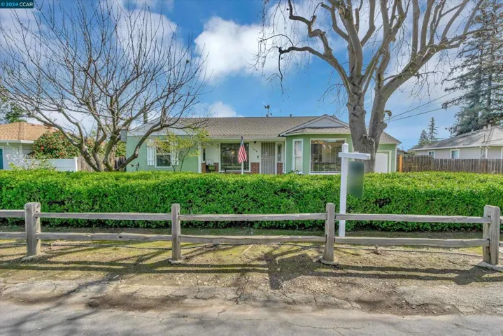 1674 Garnet Ln, Concord, California 94519