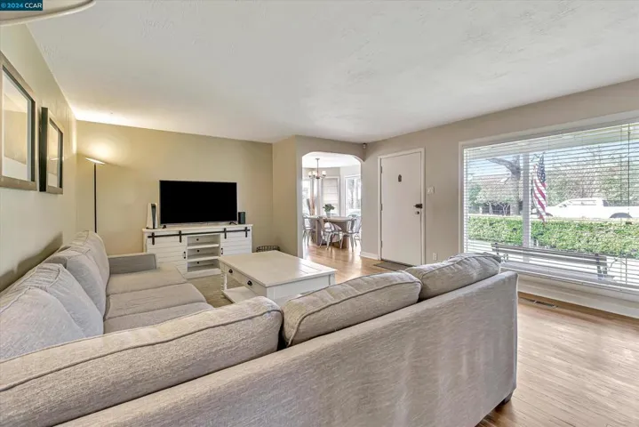1674 Garnet Ln, Concord, California 94519
