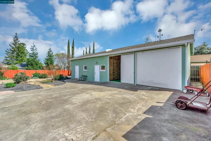 1674 Garnet Ln, Concord, California 94519
