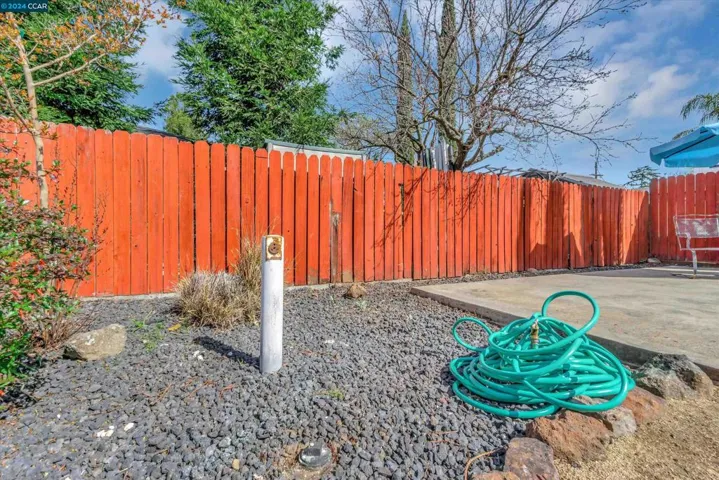 1674 Garnet Ln, Concord, California 94519