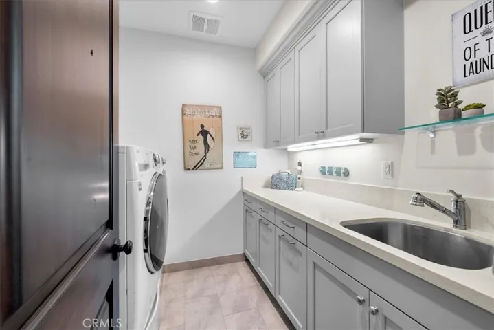 323 Avenue E, Redondo Beach, California 90277