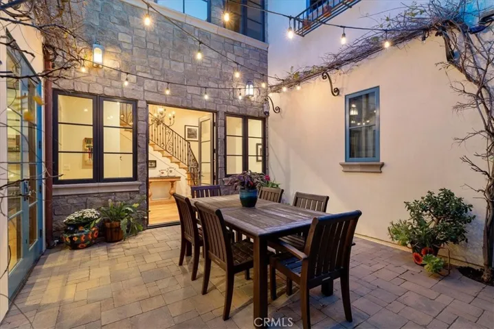 323 Avenue E, Redondo Beach, California 90277