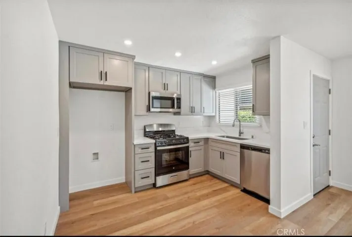 206 Chicago Avenue, Huntington Beach, California 92648
