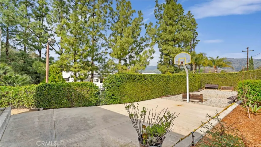 641 Hunters Trail, Glendora, California 91740