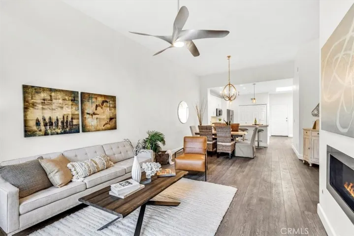 The dining & living rooms provide ample space for larger gatherings.