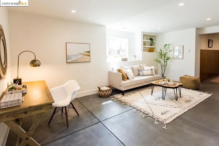 6735 Heartwood Dr, Oakland, California 94611