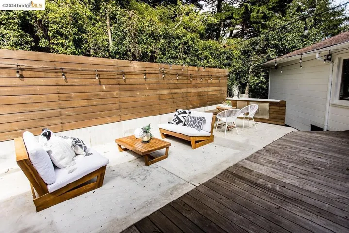 6735 Heartwood Dr, Oakland, California 94611