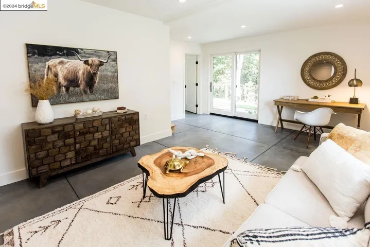 6735 Heartwood Dr, Oakland, California 94611