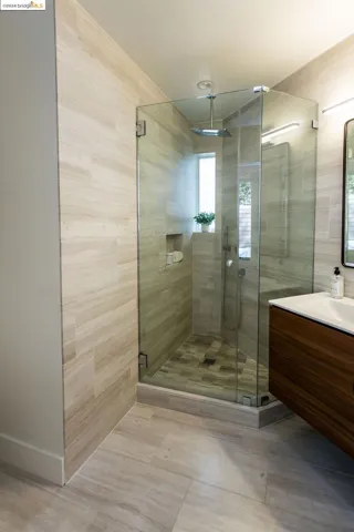 6735 Heartwood Dr, Oakland, California 94611