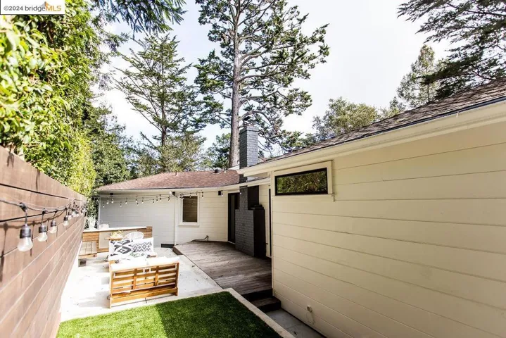 6735 Heartwood Dr, Oakland, California 94611