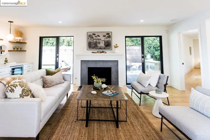 6735 Heartwood Dr, Oakland, California 94611