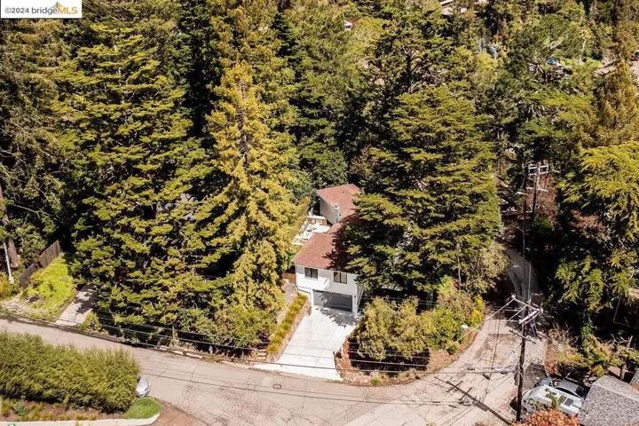 6735 Heartwood Dr, Oakland, California 94611