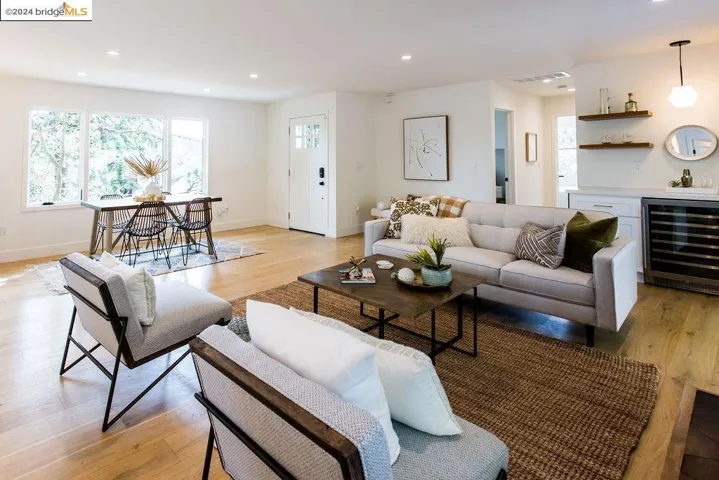 6735 Heartwood Dr, Oakland, California 94611