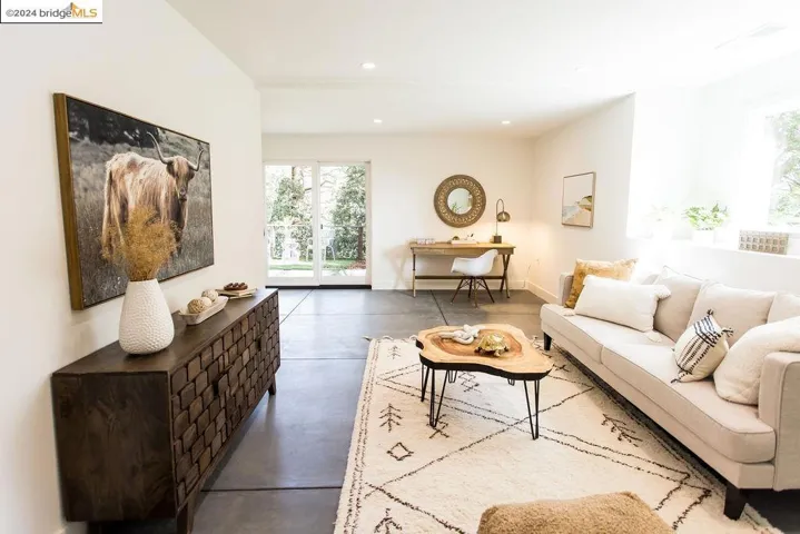 6735 Heartwood Dr, Oakland, California 94611