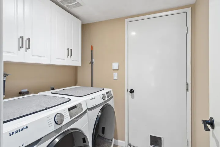 Paseo C Laundry Room