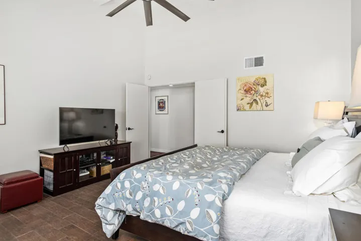 Paseo C Angled Bed Shot In Primary