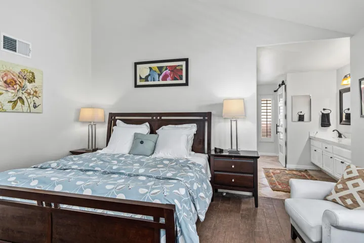 Paseo C Sraight On Bed Shot In Primary