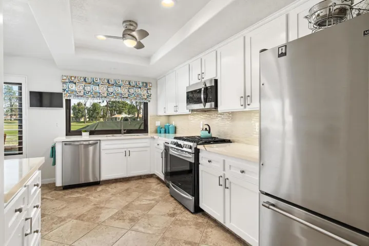 Paseo C Main Kitchen Shot