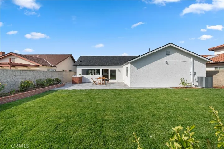 9644 Turtledove Ave, Fountain Valley, California 92708