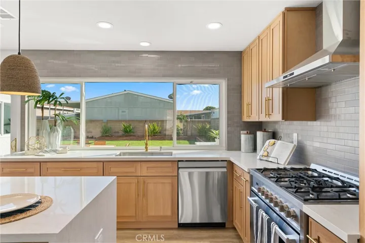 9644 Turtledove Ave, Fountain Valley, California 92708