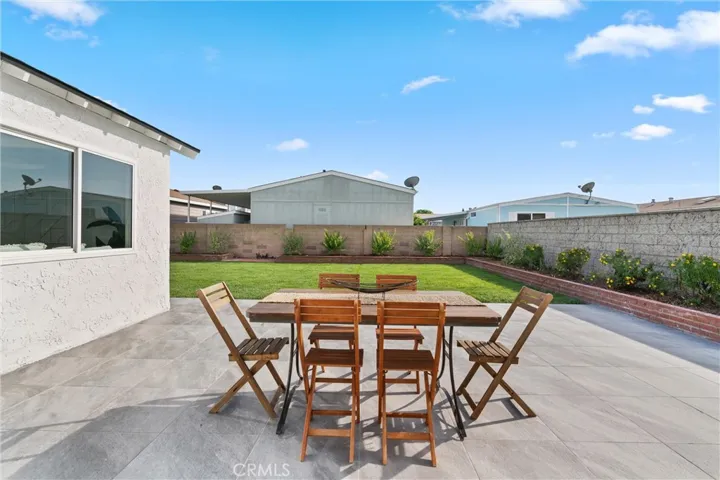 9644 Turtledove Ave, Fountain Valley, California 92708