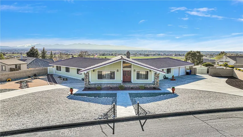 13642 Delaware Road, Apple Valley, California 92308