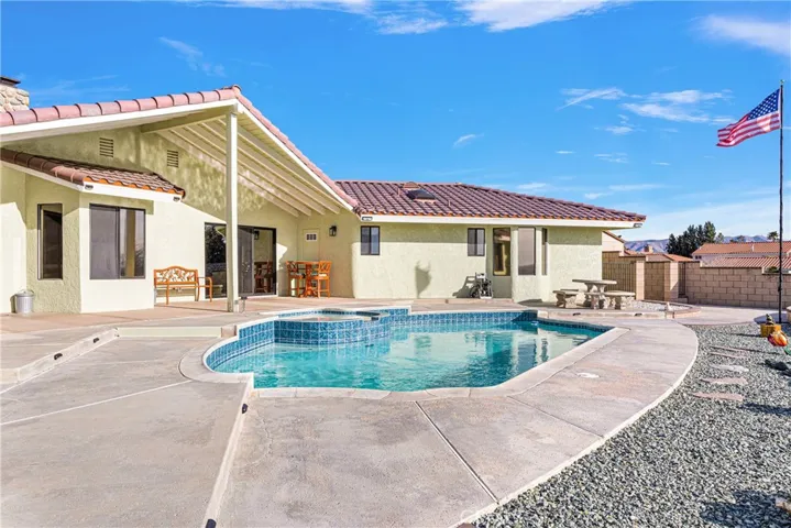 13642 Delaware Road, Apple Valley, California 92308