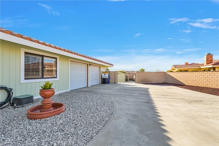 13642 Delaware Road, Apple Valley, California 92308