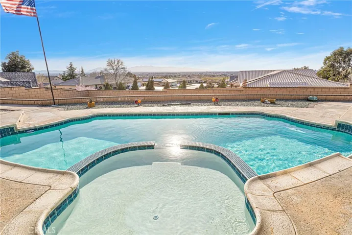 13642 Delaware Road, Apple Valley, California 92308