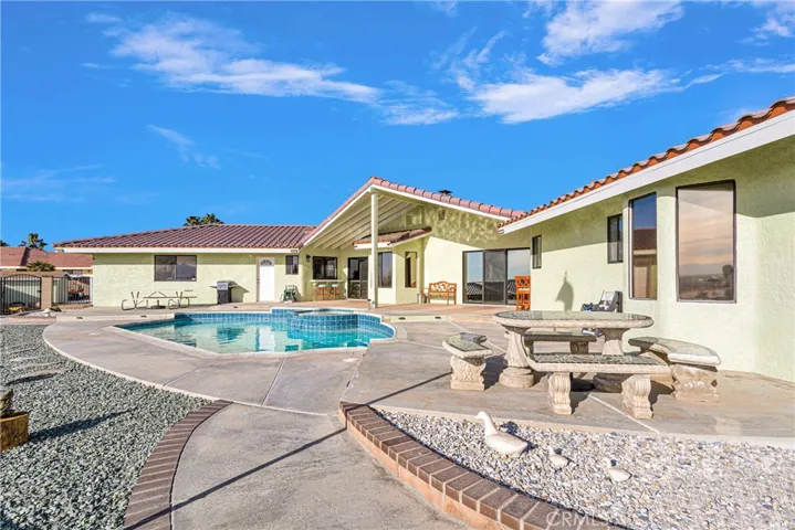 13642 Delaware Road, Apple Valley, California 92308