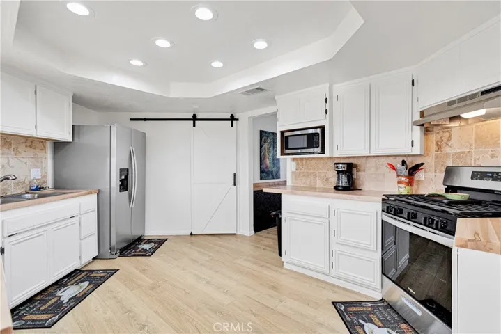 13642 Delaware Road, Apple Valley, California 92308