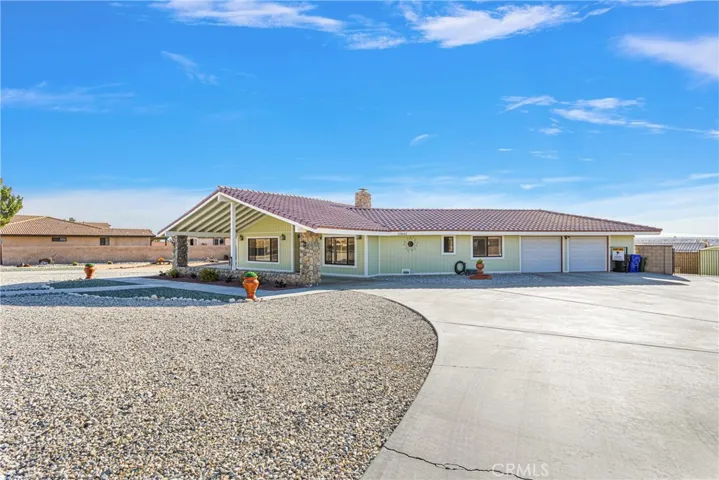 13642 Delaware Road, Apple Valley, California 92308